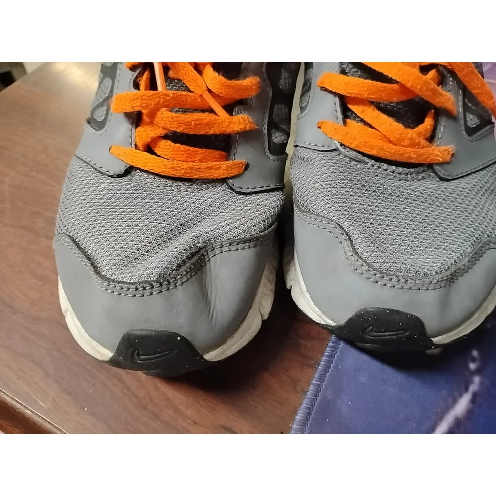 Nike Downshifter 6 Kid's Grey Sneakers Size 5.5Y